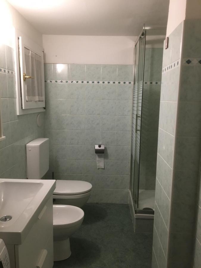 Intero Appartamento Centralissimo ボローニャ エクステリア 写真